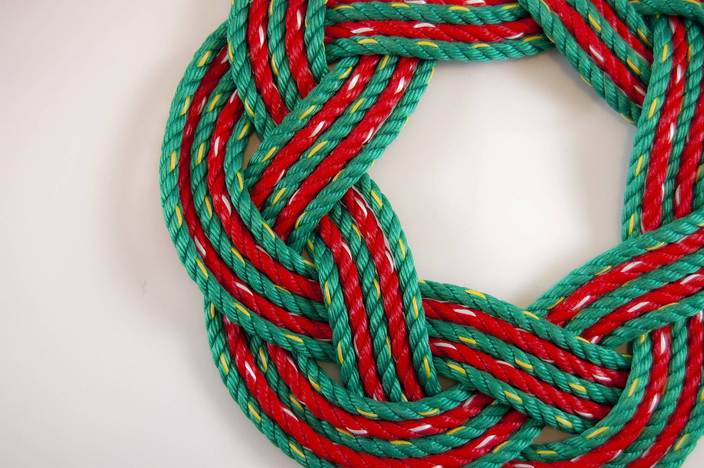 Fisherman’s Rope Christmas Wreath - Emerald Sea/Dory Red