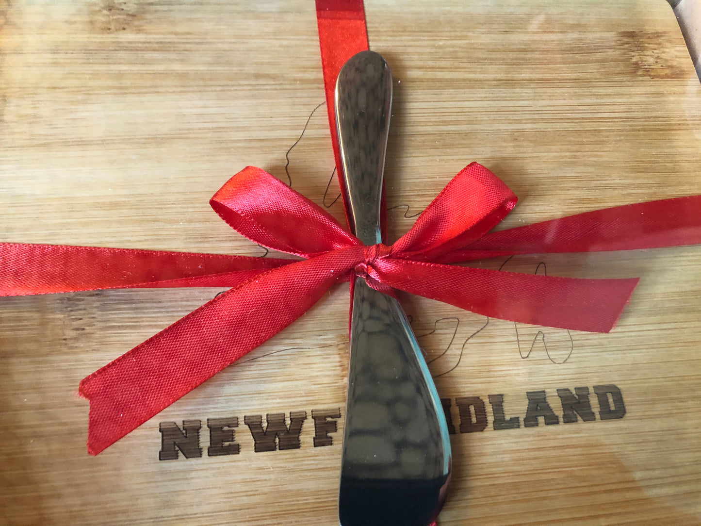 Newfoundland Cutting board Cheese board & Spreader Set