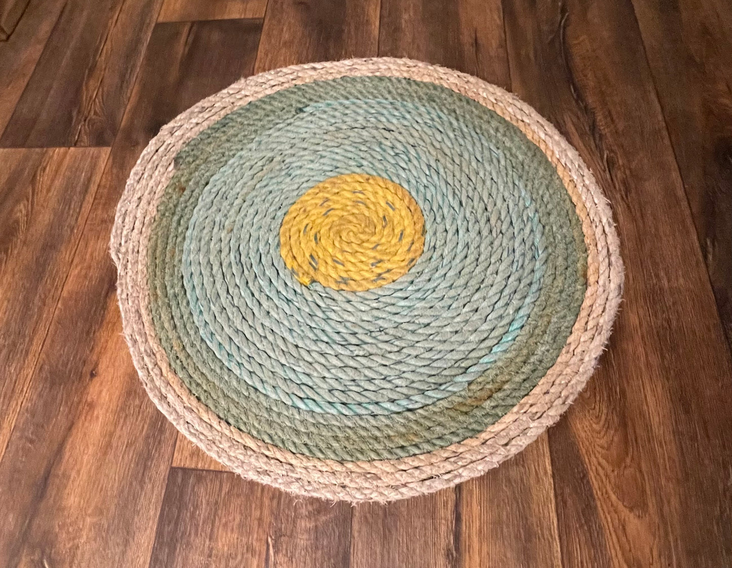 Round Recycled Fishing Rope Mat