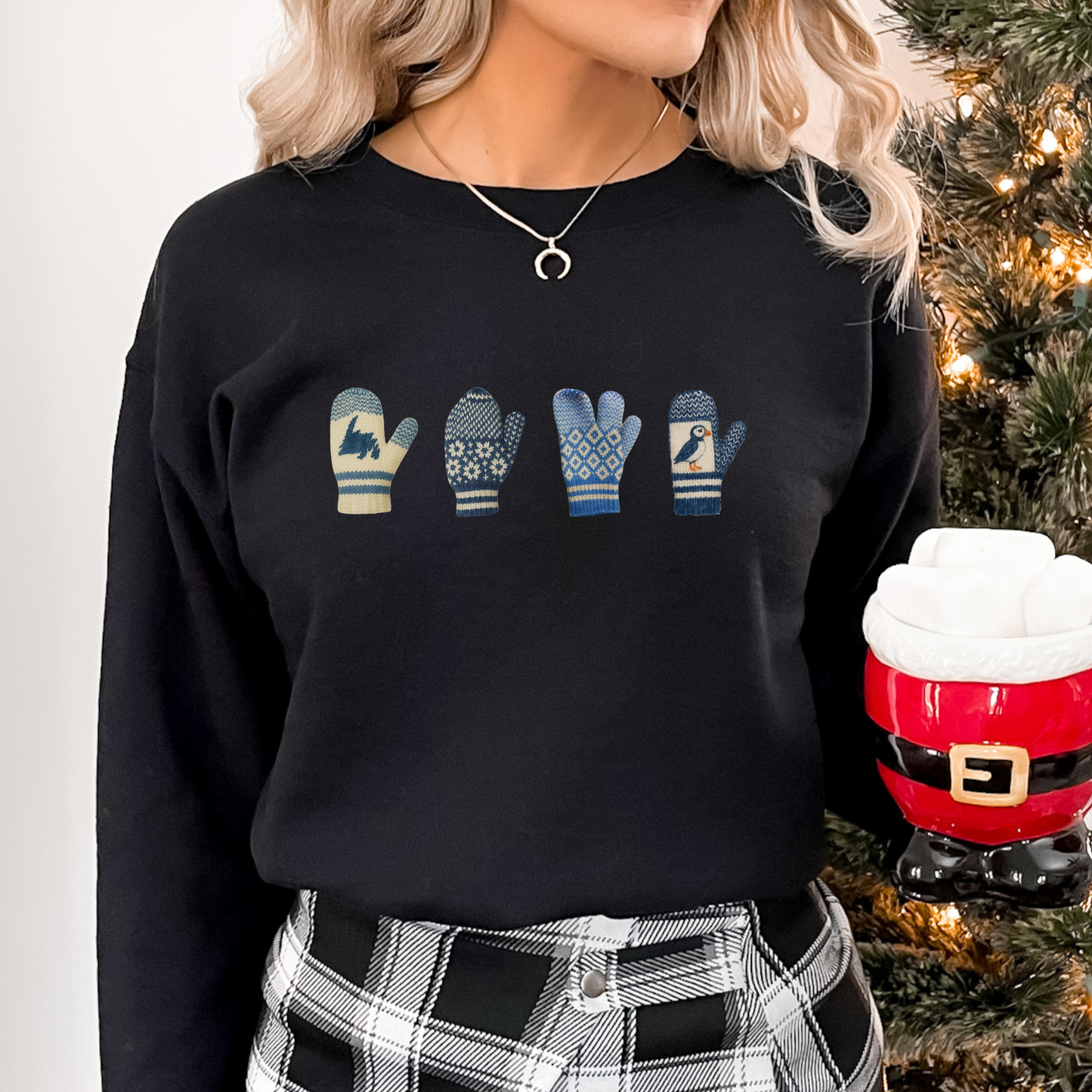 HOLIDAYS 2025 - Newfoundland Mittens Row CM2514