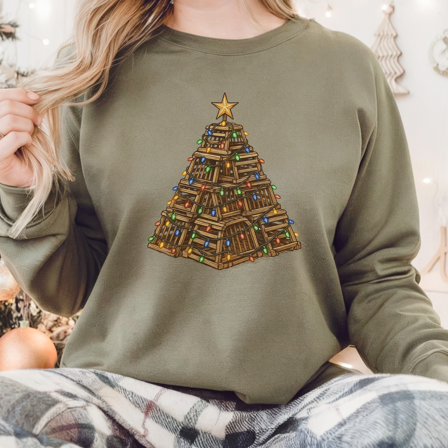 HOLIDAYS 2025 - Lobster Pot Christmas Tree CM2529