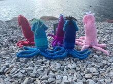 Load image into Gallery viewer, Knitted Squid Toy