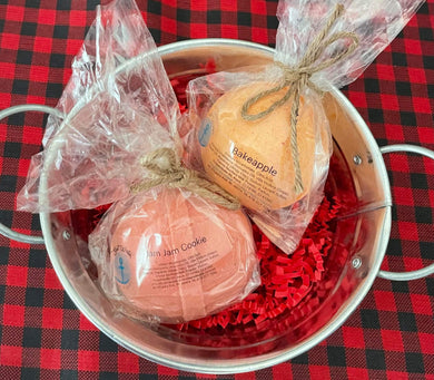 Small Bath Bomb Gift Basket - Orange creamsicle & Strawberry